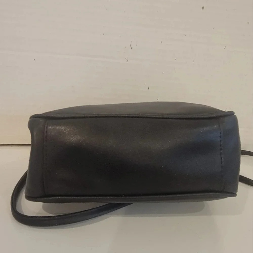 GIANI BERNINI BLACK LEATHER SMALL‎ CROSSBODY HANDBAG